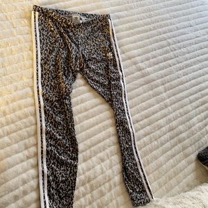 Adidas leopard army leggings